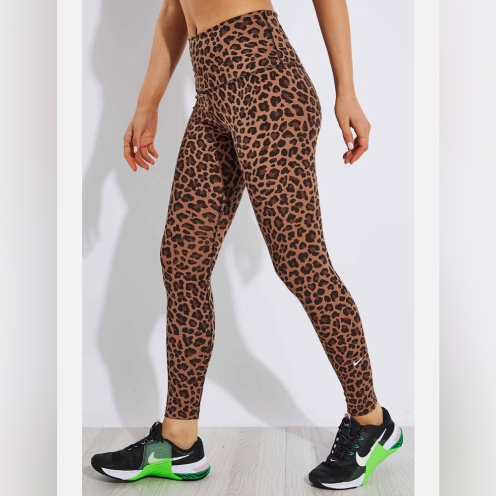 Nike Dri-FIT One Women's Mid-Rise Printed Leggings Leopard Sparkle